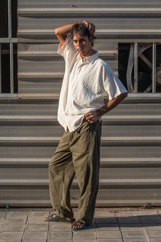 The live-in shirt: White/red