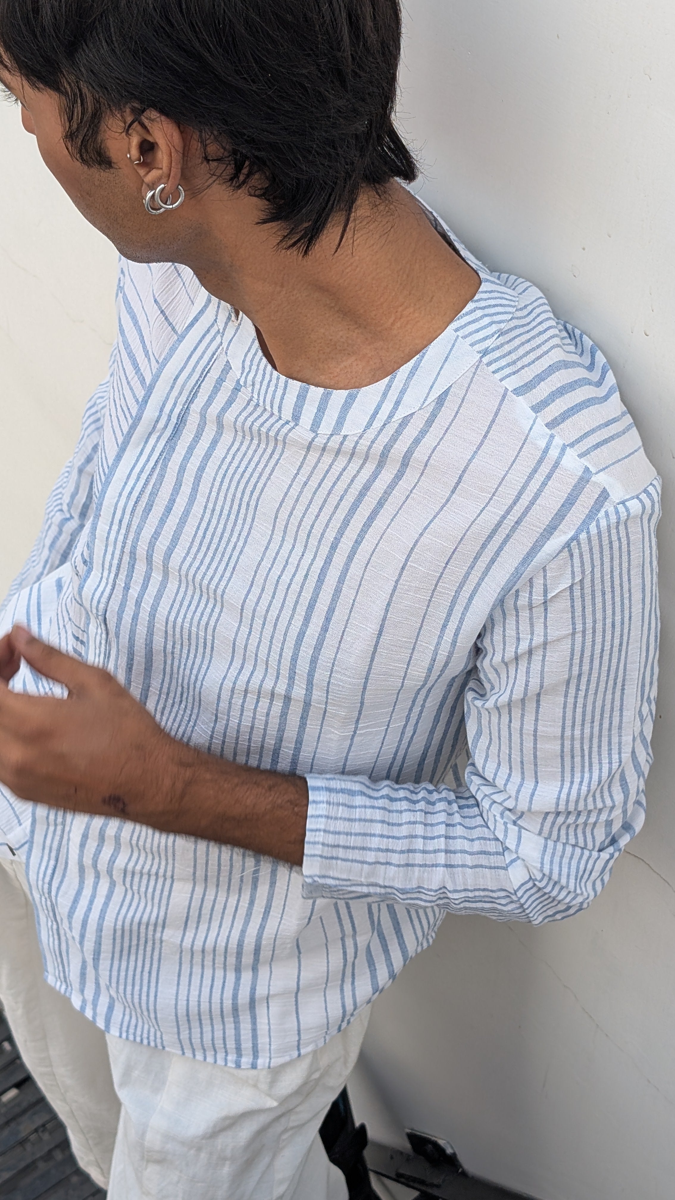 The misaligned shirt